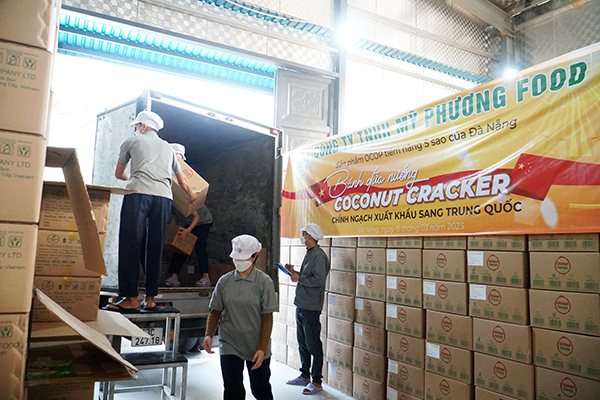 Đơn hàng dừa nướng Topcoco xuất khẩu sang Trung Quốc