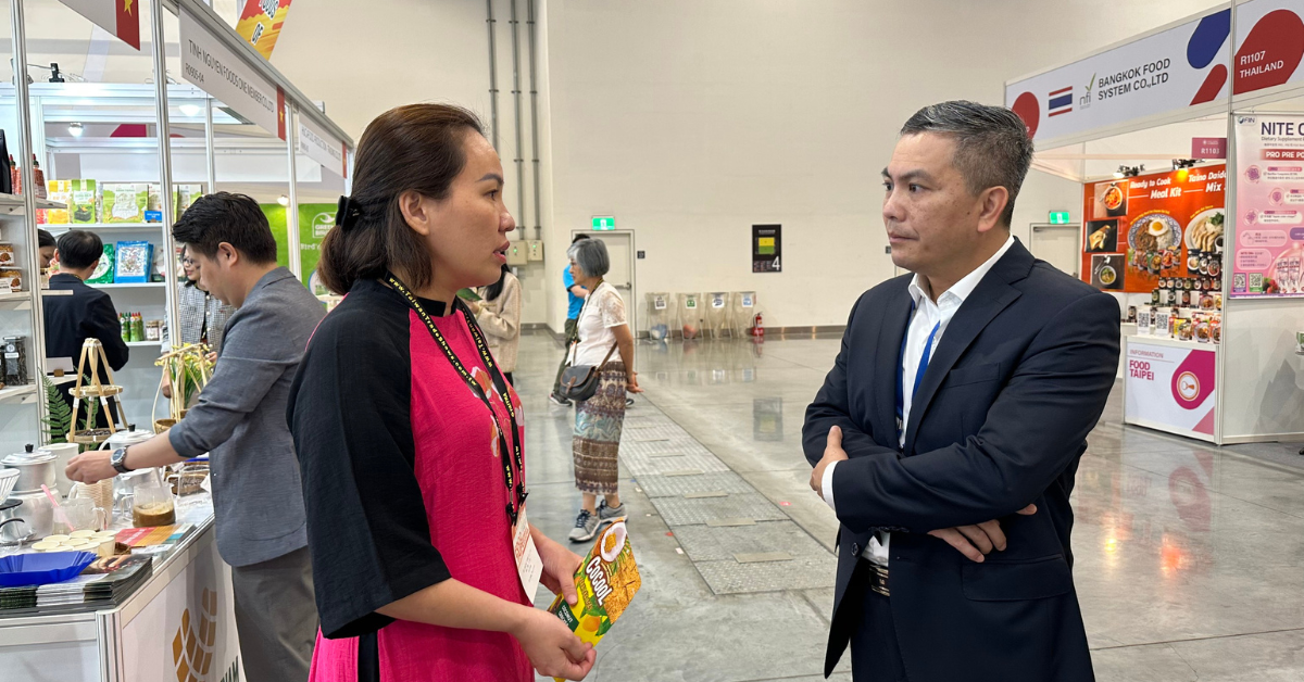 Kham_pha_banh_dua_nuong_Topcoco_tai_su_kien_Food_Taipei_2024_o_Dai_Loan