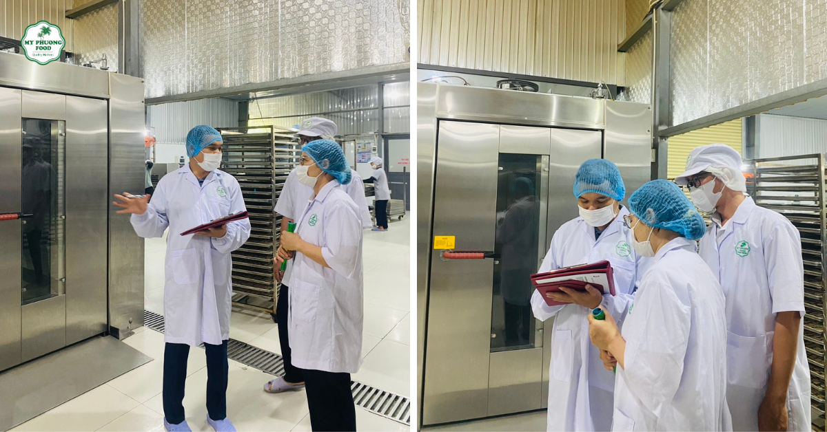 Danh_gia_vien_cua_HALAL_dang_xem_xet_ve_danh_gia_hoat_dong_san_xuat_cua_nha_xuong_My_Phuong_Food