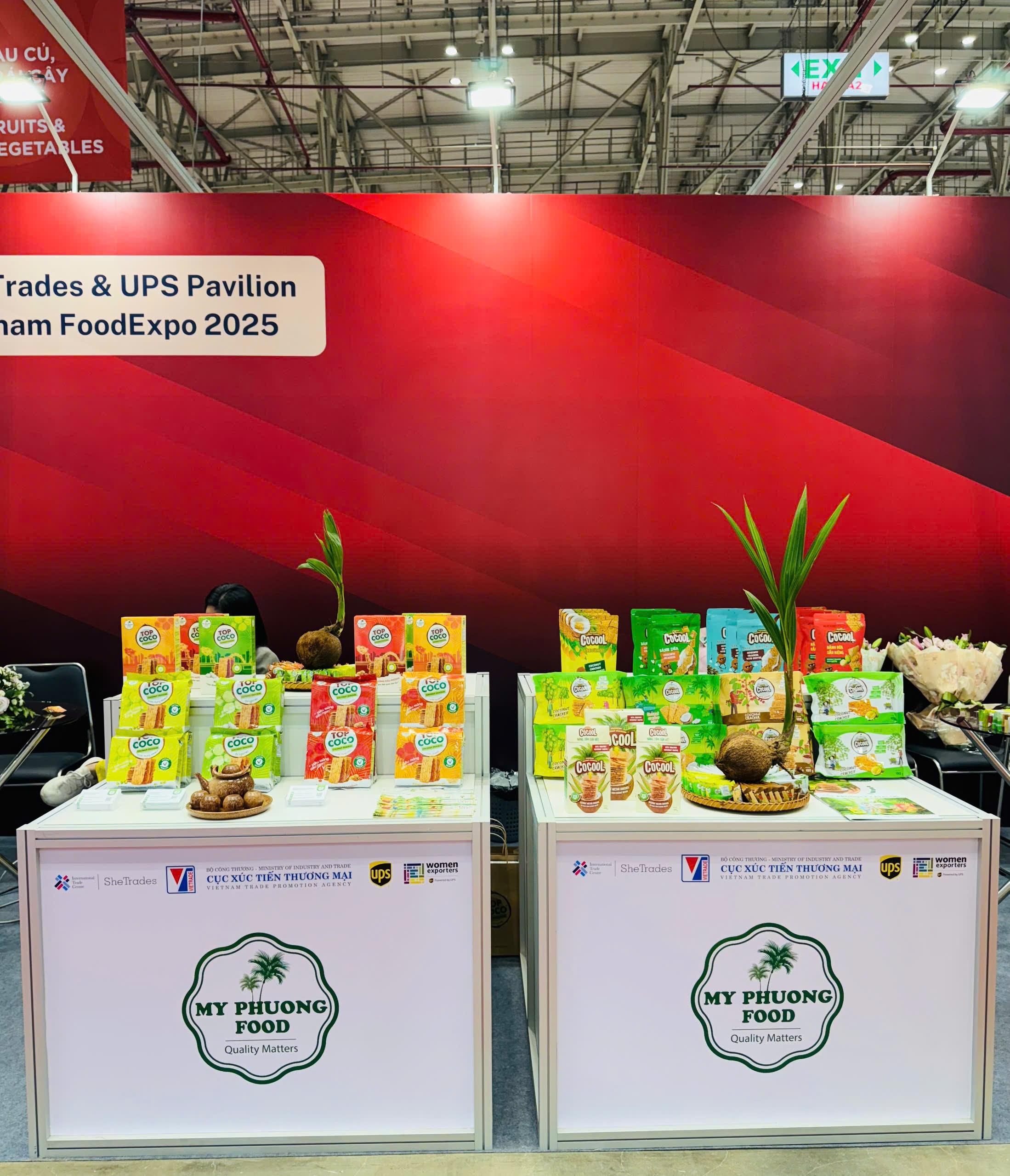 GIAN HANG BANH DUA NUONG MY PHUONG FOOD TAI HOI CHO VIETNAM FOODEXPO 2025